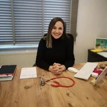 Uzm. Dr. Sinem Kaygısız — Çocuk Sağlığı Ve Hastalıkları, Balıkesir. Portre fotoğrafı.