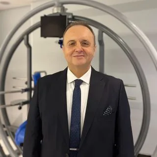 Op. Dr. Metin Yetkin — Kulak Burun Boğaz, İstanbul. Portre fotoğrafı.