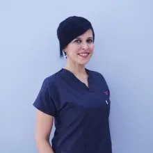 Dt. Berna Kağız Arslan — Diş Hekimi, İzmit, Kocaeli. Portre fotoğrafı.