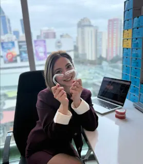 Dr. Dt. Ece Büyükbaşaran Akçay profilinde yer alan galeri fotoğrafı.