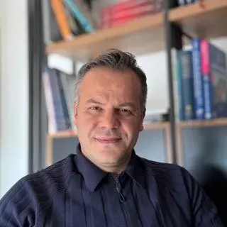 Doç. Dr. Tuncer Taşcıoğlu — Beyin Ve Sinir Cerrahisi, Altındağ, Ankara. Portre fotoğrafı.