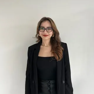 Kl. Psk. Melisa Şan — İzmir. Portre fotoğrafı.