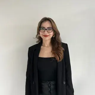Kl. Psk. Melisa Şan — İzmir. Portre fotoğrafı.