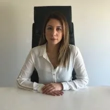 Psk. Selen Özkaynak — Psikoloji, Mersin. Portre fotoğrafı.