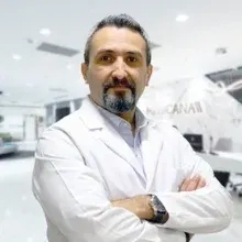 Doç. Dr. Uğur Ekici — Genel Cerrahi, İstanbul. Portre fotoğrafı.