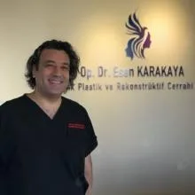 Op. Dr. Esen Karakaya — Plastik Rekonstrüktif Ve Estetik Cerrahi, Eskişehir. Portre fotoğrafı.