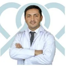 Uzm. Dr. Ferid Aliyev — Çocuk Sağlığı Ve Hastalıkları, Ankara. Portre fotoğrafı.