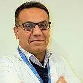 Uzm. Dr. Ayhan Bekmez — İç Hastalıkları, İstanbul. Portre fotoğrafı.