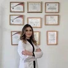 Dyt. Selda Karakurumer — Diyetisyen, Adana. Portre fotoğrafı.