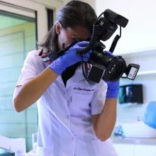 Dr. Dt. Özge Erdoğan Yılmaz — İstanbul. Portre fotoğrafı.