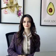 Dyt. Sinem Doğruer — Diyetisyen, Adana. Portre fotoğrafı.