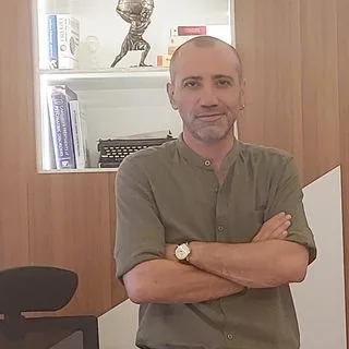 Dr. Öğr. Üyesi Halil İbrahim Öztürk — Psikiyatri, Şehitkamil, Gaziantep. Portre fotoğrafı.