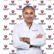 Prof. Dr. Bilgin Emrecan — Kalp Ve Damar Cerrahisi, Denizli. Portre fotoğrafı.