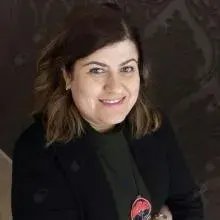 Uzm. Dr. Fatma Özdemir — Psikiyatri, Denizli. Portre fotoğrafı.