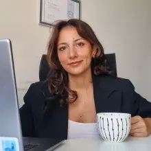 Dyt. Buse İrem Saraç — Diyetisyen, Nevşehir. Portre fotoğrafı.