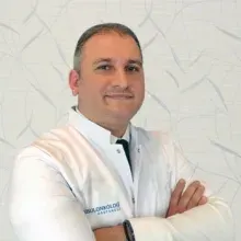 Doç. Dr. Ekrem Ferlengez — Genel Cerrahi, Maltepe, İstanbul. Portre fotoğrafı.