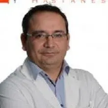 Doç. Dr. Tuncay Çakır — Fiziksel Tıp Ve Rehabilitasyon. Portre fotoğrafı.