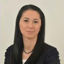Fzt. Gürcü Alkın — Fizyoterapi Ve Rehabilitasyon, İzmir. Portre fotoğrafı.