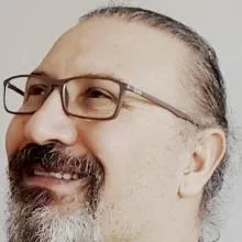 Dr. Harun Şamiloğlu — Sertifikalı Medikal Estetik, İstanbul. Portre fotoğrafı.