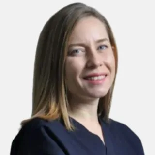 Dr. Dt. Şadiye Merve Erişen — Maltepe, İstanbul. Portre fotoğrafı.