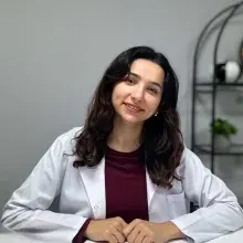 Dyt. Burçin Medar — Diyetisyen, İstanbul. Portre fotoğrafı.