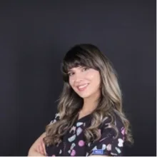 Dt. Elif Ağan Sağlam — Diş Hekimi, Bursa. Portre fotoğrafı.