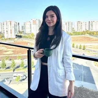 Erg. Ceren Oğuz — Ergoterapi, Diyarbakır. Portre fotoğrafı.