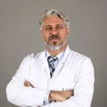 Prof. Dr. Hakan Uçar — Kardiyoloji, Küçükçekmece, İstanbul. Portre fotoğrafı.