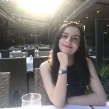 Psk. Esra Kamacı — Psikoloji. Portre fotoğrafı.