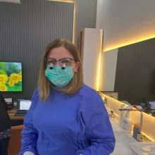 Dr. Dt. Esin Akan — Diş Hekimi, Karaman. Portre fotoğrafı.