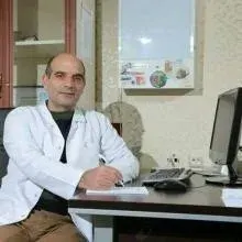 Dr. Hamza Yetim — İstanbul. Portre fotoğrafı.