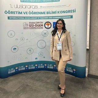 Psk. İpek Balyemez — Psikoloji. Portre fotoğrafı.