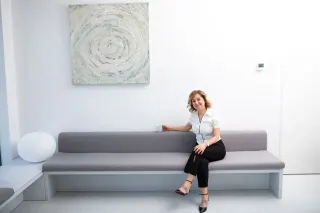 Prof. Dr. Yonca Aydın Akova profilinde yer alan galeri fotoğrafı.