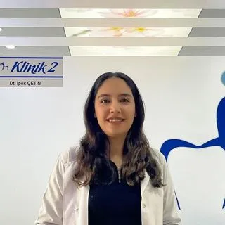 Dt. İpek Çetin — Diş Hekimi, Şahinbey, Gaziantep. Portre fotoğrafı.