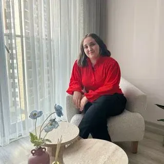 Psk. Güler Korkmaz — Psikoloji, Kayseri. Portre fotoğrafı.