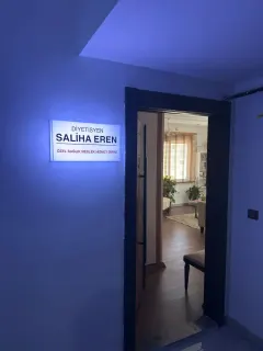 Uzm. Dyt. Saliha Eren profilinde yer alan galeri fotoğrafı.