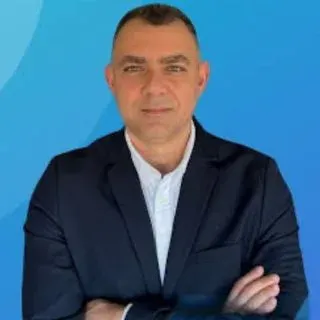 Op. Dr. Hasan Can Toyganözü — Kadın Hastalıkları Ve Doğum, Adana. Portre fotoğrafı.