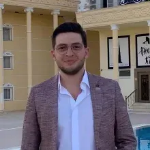 Dt. Gökhan Arslanpınar — Diş Hekimi, Konya. Portre fotoğrafı.