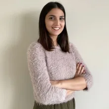 Dyt. Feyza Nur Yıldırım — Diyetisyen. Portre fotoğrafı.