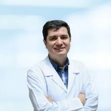Prof. Dr. Hilmi Cevdet Altınyazar — Dermatoloji. Portre fotoğrafı.
