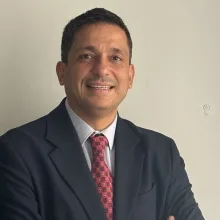 Prof. Dr. Onur Kaygısız — Üroloji, Bursa. Portre fotoğrafı.