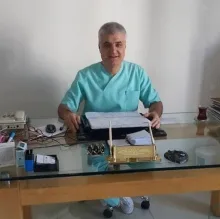 Dt. İsmail Özkaya — Diş Hekimi, Hatay. Portre fotoğrafı.