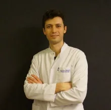 Dr. Dt. Ramiz Can Erbaşar — Ankara. Portre fotoğrafı.