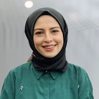 Kl. Psk. Betül Cömertoğlu Kavas — Psikoloji. Portre fotoğrafı.