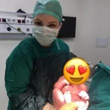 Op. Dr. Pelin Koca — Kadın Hastalıkları Ve Doğum, İstanbul. Portre fotoğrafı.