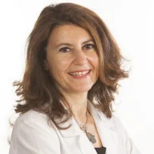 Uzm. Dr. Edibe Nuray Saatci — Kardiyoloji, Kadıköy, İstanbul. Portre fotoğrafı.