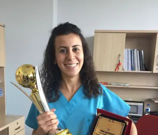 Uzm. Dt. Burcu Ektiren profilinde yer alan galeri fotoğrafı.