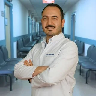 Op. Dr. Muhammed Raşit Sirem — Göz Hastalıkları, Osmaniye. Portre fotoğrafı.