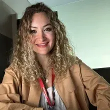 Prof. Dr. Başak Karbek Bayraktar — İstanbul. Portre fotoğrafı.