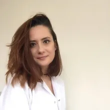 Psk. Ezgi Akyürek Ayyıldız — Psikoloji, Kocaeli. Portre fotoğrafı.